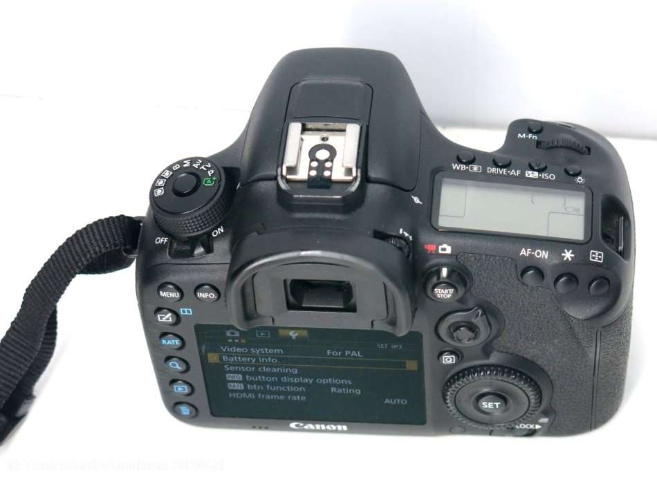 Canon EOS 7D Mark II - 20.2 MP PROFESSIONAL Digital SLR Camera (Body) *** CANON 7D MK 2 ***