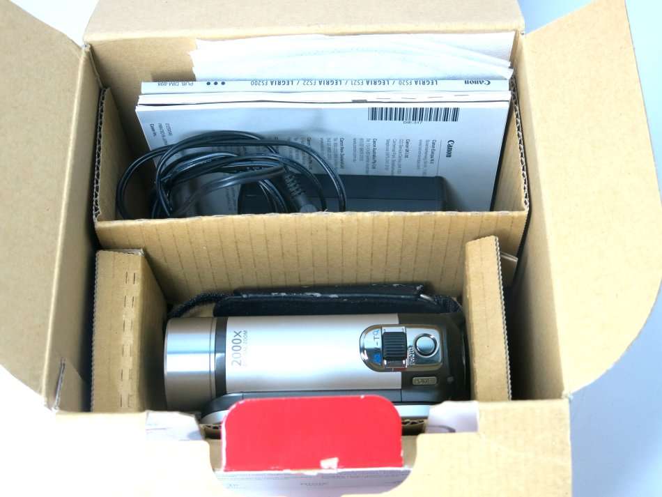 Canon LEGRIA FS200 Camcorder (41x Optical Zoom) 2000X Digital Zoom Handycam Camcorder