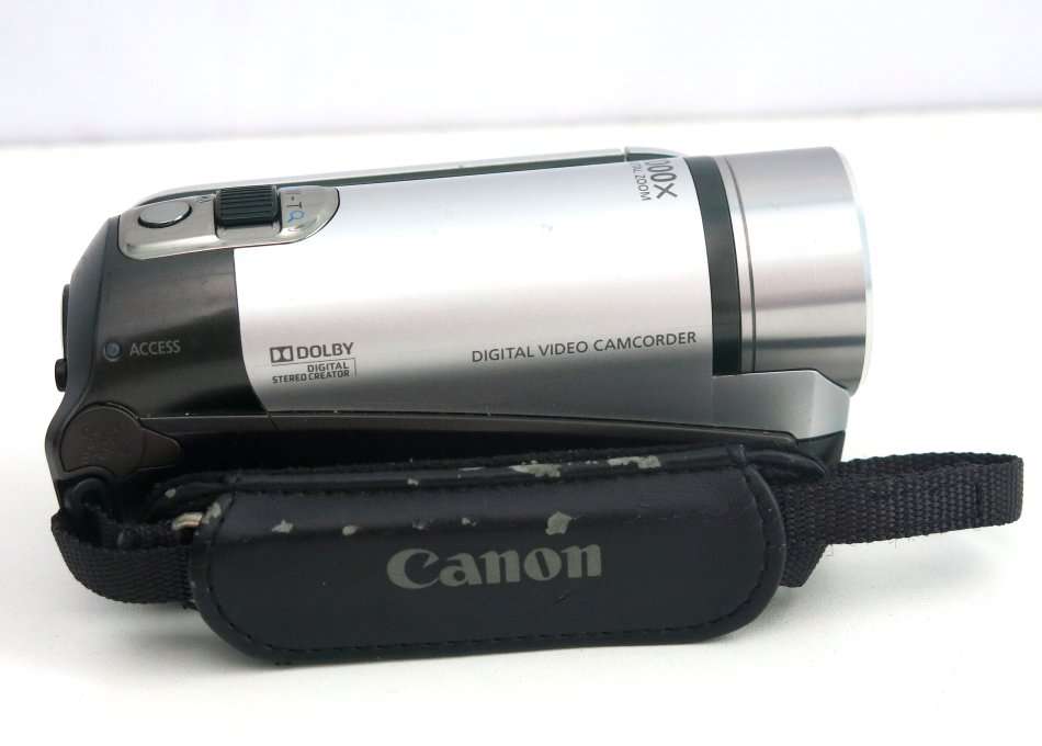 Canon LEGRIA FS200 Camcorder (41x Optical Zoom) 2000X Digital Zoom Handycam Camcorder