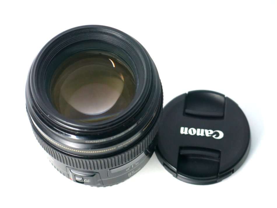 Canon EF 85mm f/1.8 USM Ultrasonic Wide-Angle Lens (Canon Mount) Full Frame