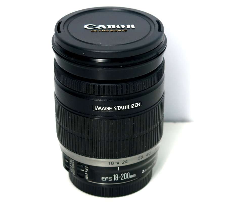 Canon EF-S 18-200mm f/3.5-5.6 IS EF-s - IMAGE STABILIZER LENS for CANON DSLR Cameras