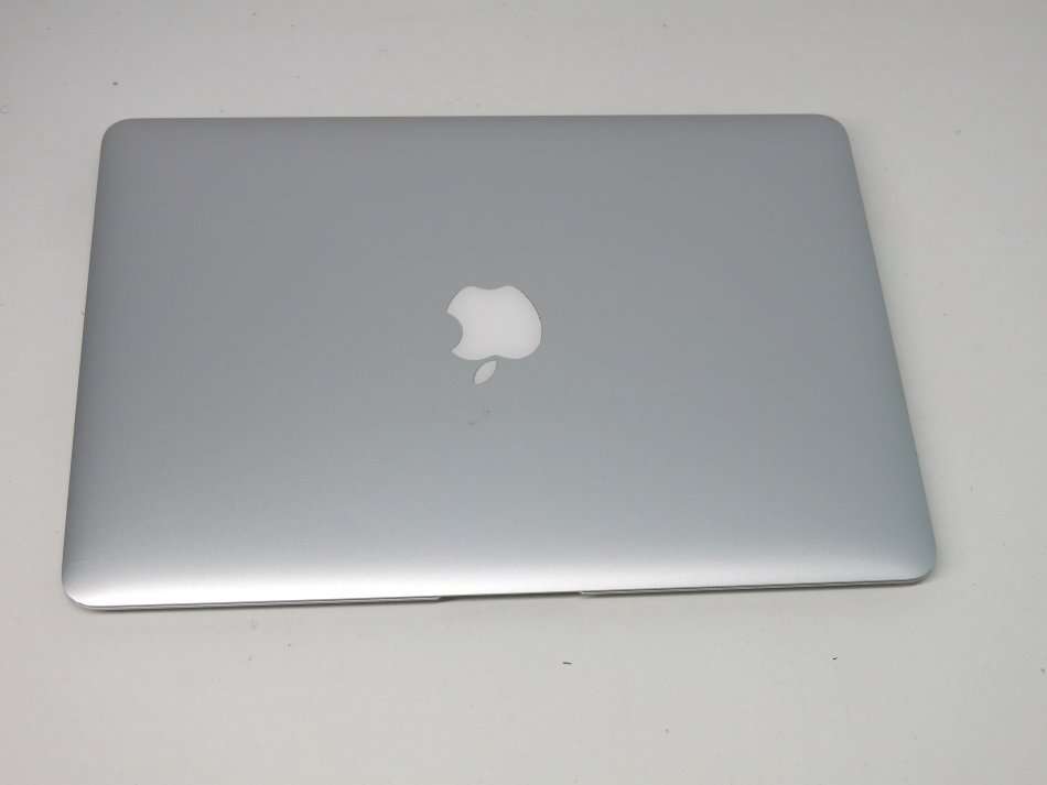 MacBook Air 13.3-inch | Core i5 1.8GHz | 8GB RAM | 128GB SSD MACBOOK AIR 13 INCH 2017 MODEL