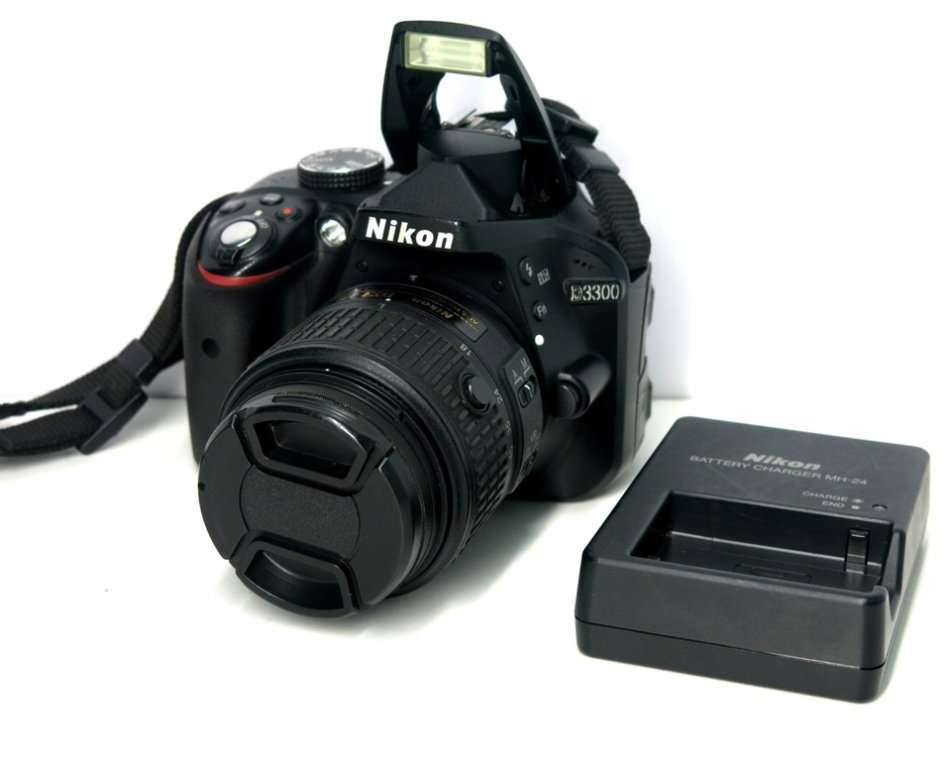 Nikon D3300 24.2 MP CMOS Digital SLR with AF-S DX NIKKOR 18-55mm f/3.5-5.6G VR II Zoom Lens (Black)