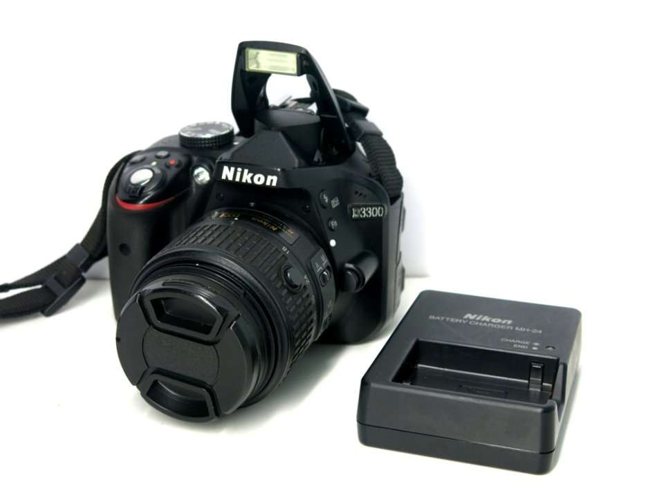 Nikon D3300 24.2 MP CMOS Digital SLR with AF-S DX NIKKOR 18-55mm f/3.5-5.6G VR II Zoom Lens (Black)