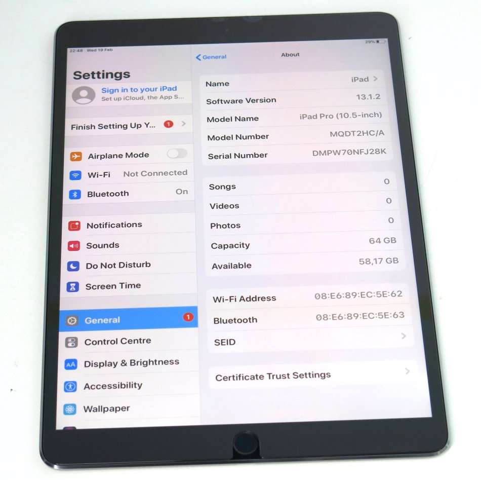 Apple iPad Pro 10.5", Wi-Fi only, 64GB, Space Grey, MQDT2HC/A, A1701