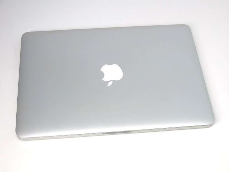 MacBook Pro 13.3-inch ** RETINA ** | Core i5 2.7GHz | 8GB RAM | 256GB SSD | EARLY 2015