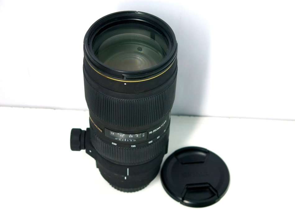 Sigma 70-200mm EX APO DG F/1:2.8 ii Lens for CANON DLSR Cameras