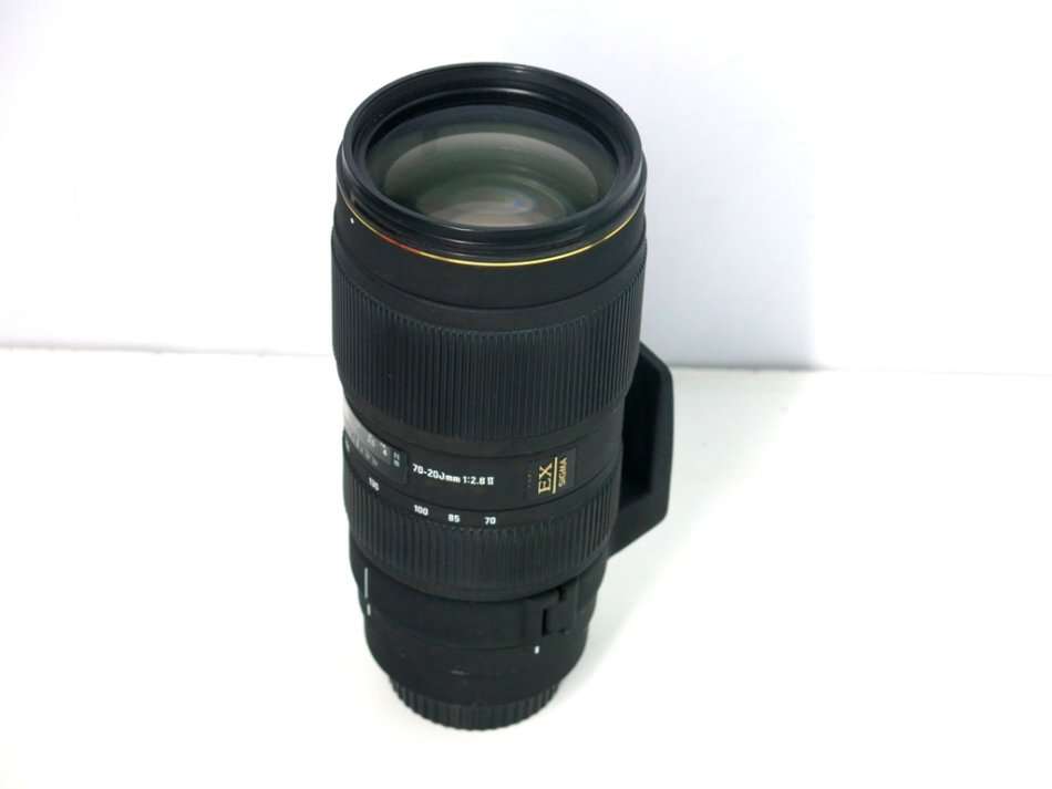 Sigma 70-200mm EX APO DG F/1:2.8 ii Lens for CANON DLSR Cameras