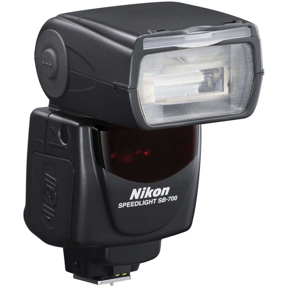 Nikon SB-700 Speedlight Flash - SB700 Flash light for Nikon DSLR Cameras with pouch