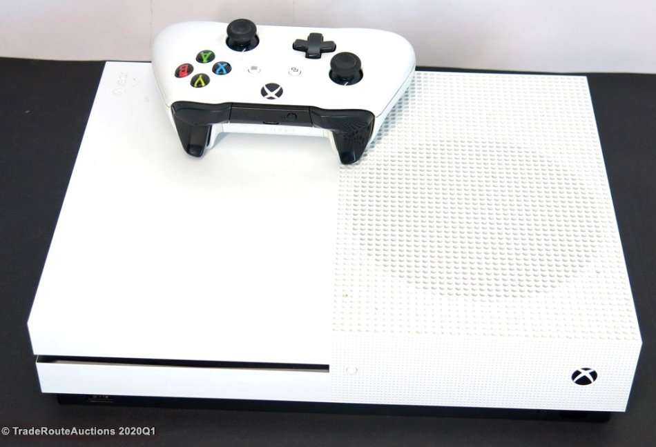 Microsoft Xbox One S 500GB Console (WHITE) Model 1681 + 1 Controller (WHITE)