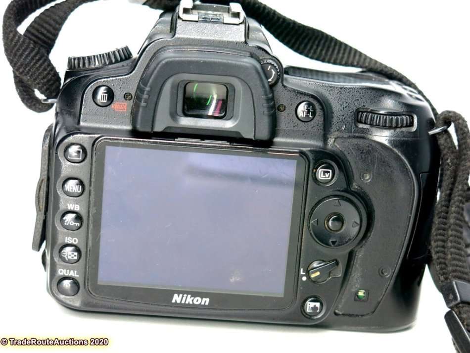 NIKON D90 PROFESSIONAL DSLR CAMERA BODY   ** NIKON **