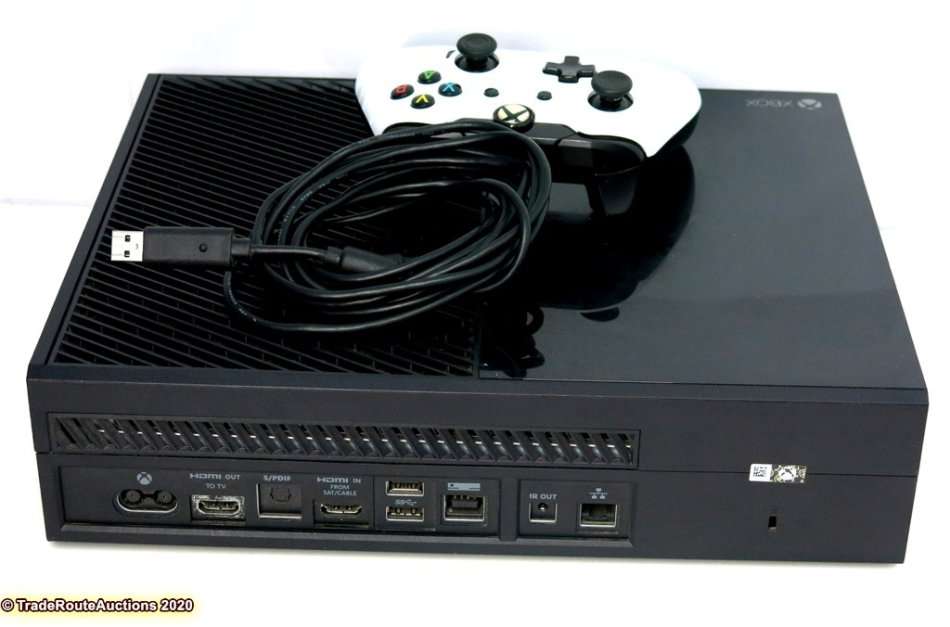 Microsoft Xbox One 500GB Model 1540 Gaming Console + 1 Controller
