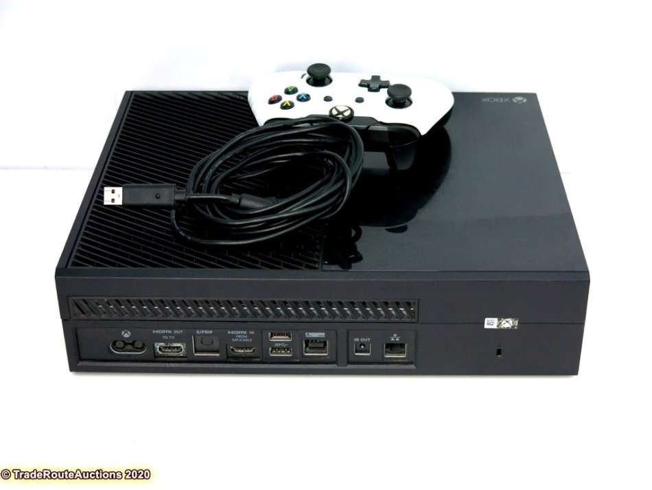 Microsoft Xbox One 500GB Model 1540 Gaming Console + 1 Controller