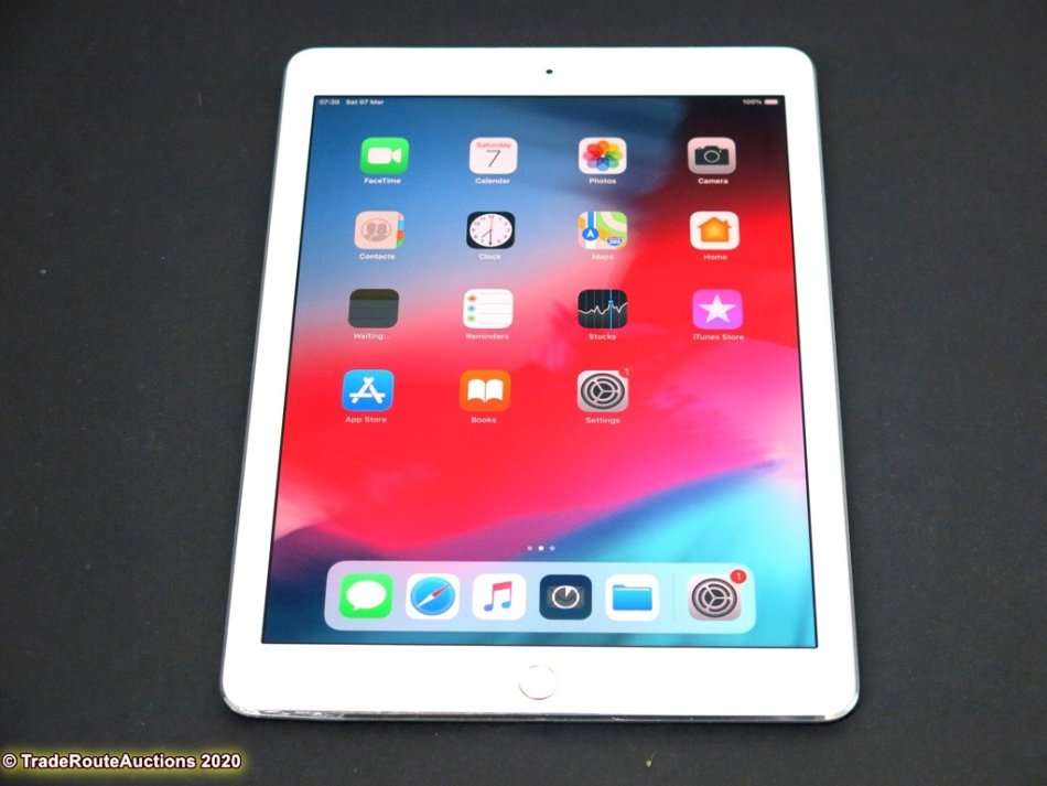 PLEASE READ - IPAD Pro 9.7-inch | NLQ42B/A | 128GB | WiFi + 4G CELLULAR | Space Grey | A1674