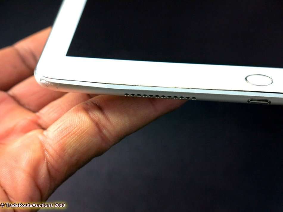 PLEASE READ - IPAD Pro 9.7-inch | NLQ42B/A | 128GB | WiFi + 4G CELLULAR | Space Grey | A1674