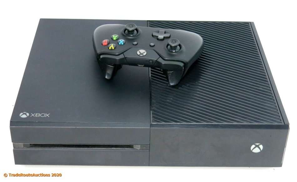 Microsoft Xbox One 500GB Model 1540 Gaming Console + 1 Controller