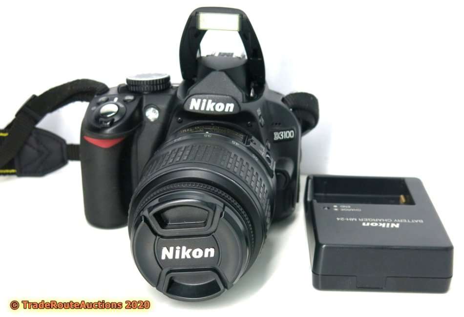 NIKON D3100 DSLR Camera 14.2 megapixels + Nikon 18-55mm Lens Kit
