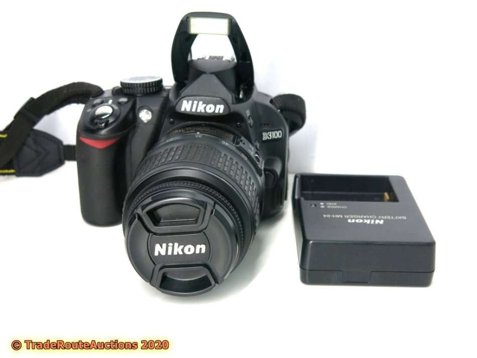 NIKON D3100 DSLR Camera 14.2 megapixels + Nikon 18-55mm Lens Kit