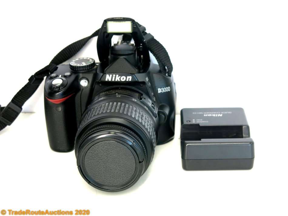 NIKON D3000 DSLR CAMERA CAMERA KIT WITH NIKKOR 18-55 LENS