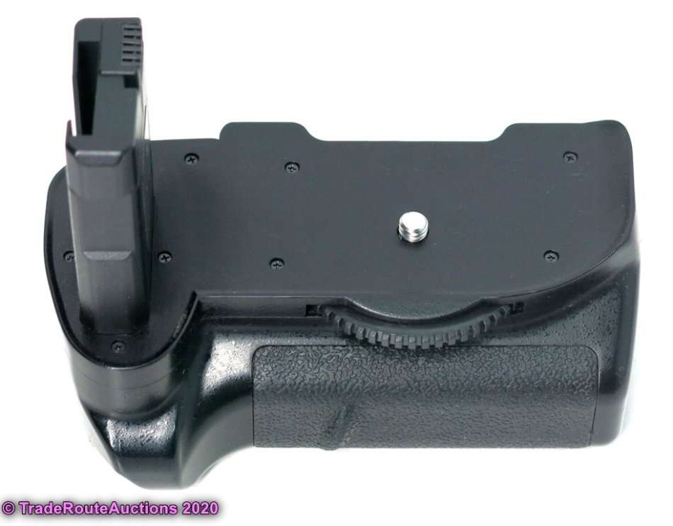 BG-2G Battery Grip For Nikon D5100 D5200 D5300