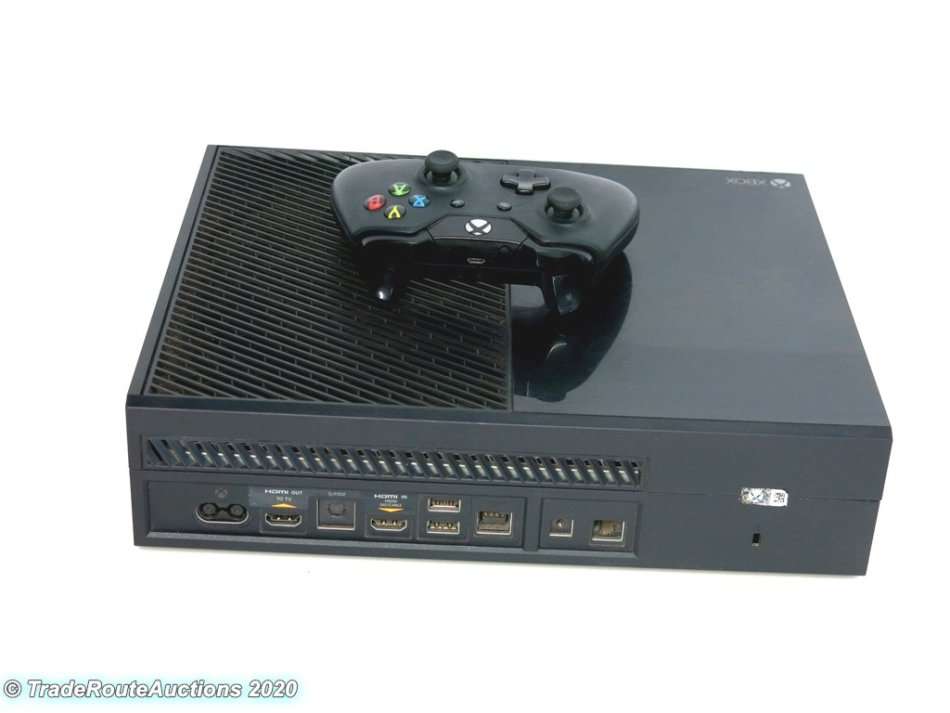 Microsoft Xbox One Model 1540 Gaming Console + 1 Controller