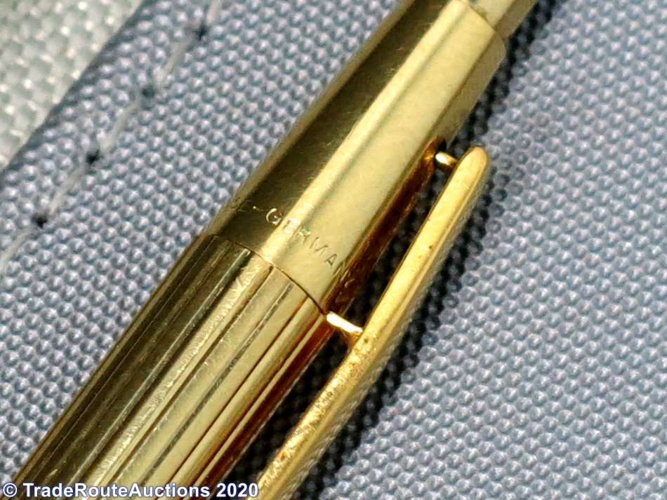 Montblanc Gold Pencil + Mont blanc Tie Clip set with generic Pouch