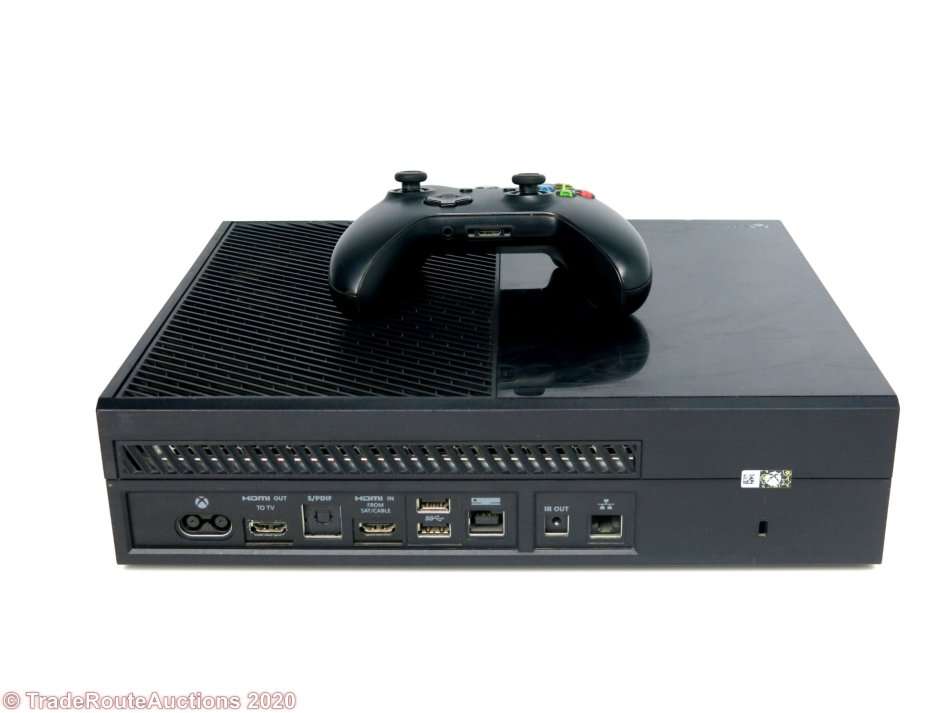 Microsoft Xbox One 500GB Model 1540 Gaming Console + 1 Controller