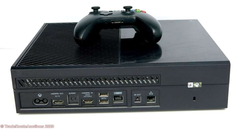 Microsoft Xbox One 500GB Model 1540 Gaming Console + 1 Controller