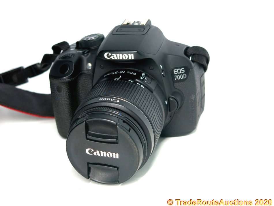 Canon EOS 700D DIGITAL SLR CAMERA KIT WITH 18-55MM iii LENS | 18.0 MP FULL HD