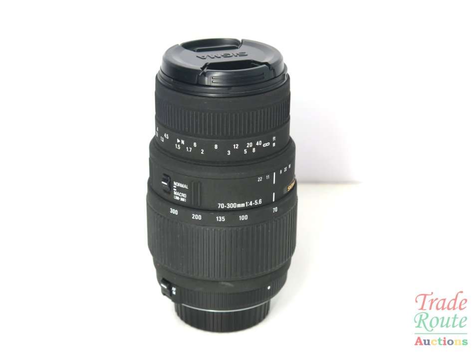 Boxed - SIGMA DG 70-300mm Telephoto Zoom Lens for Nikon DSLR Cameras