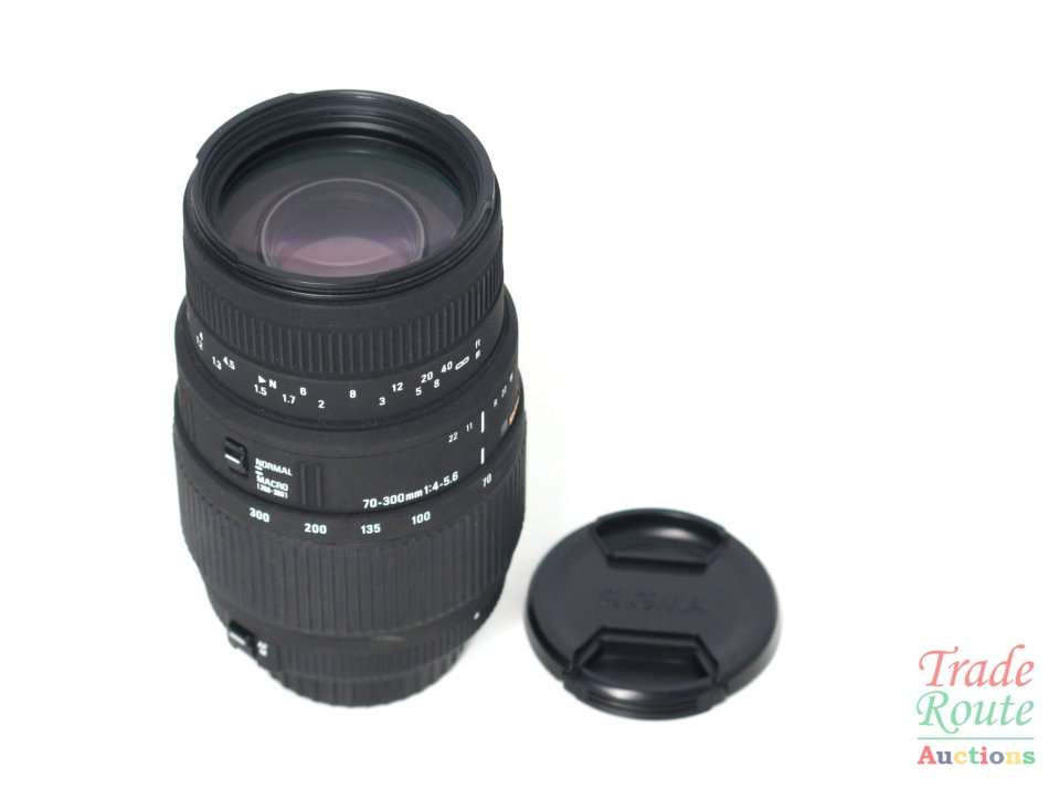 Boxed - SIGMA DG 70-300mm Telephoto Zoom Lens for Nikon DSLR Cameras