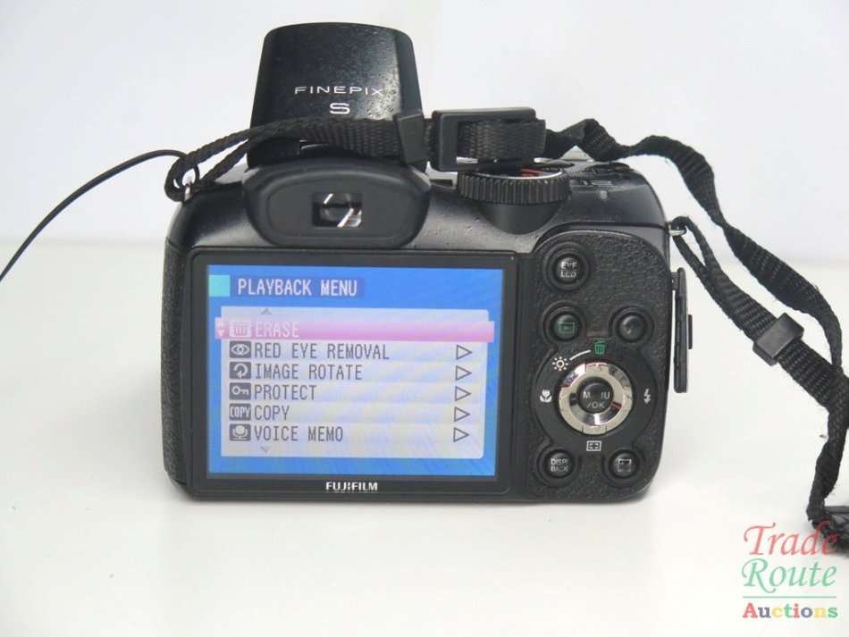 Fujifilm FinePix S1800 12.2 MP Digital Camera with 18x Wide Angle Optical Dual Image Stabilized Zoom