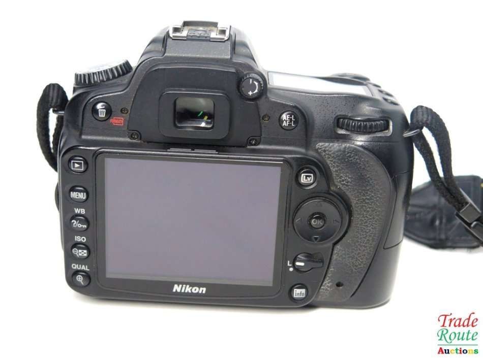 NIKON D90 PROFESSIONAL DSLR CAMERA BODY   ** NIKON **