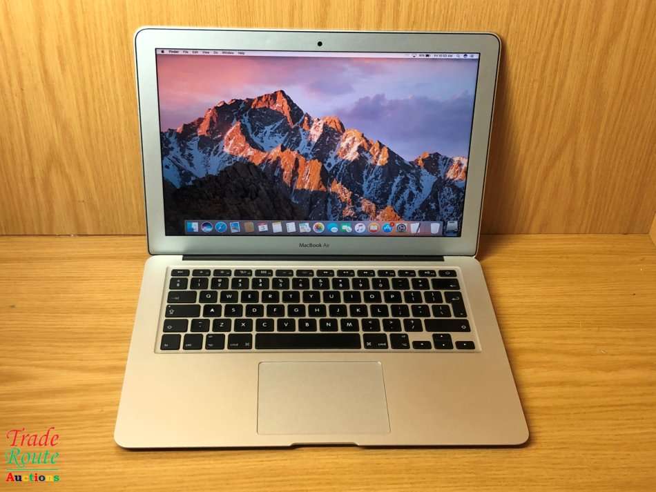 Apple MacBook Air 13.3-inch | Core i5 1.4GHz | 4GB RAM | 256GB SSD FLASH  **  EARLY 2014 ***