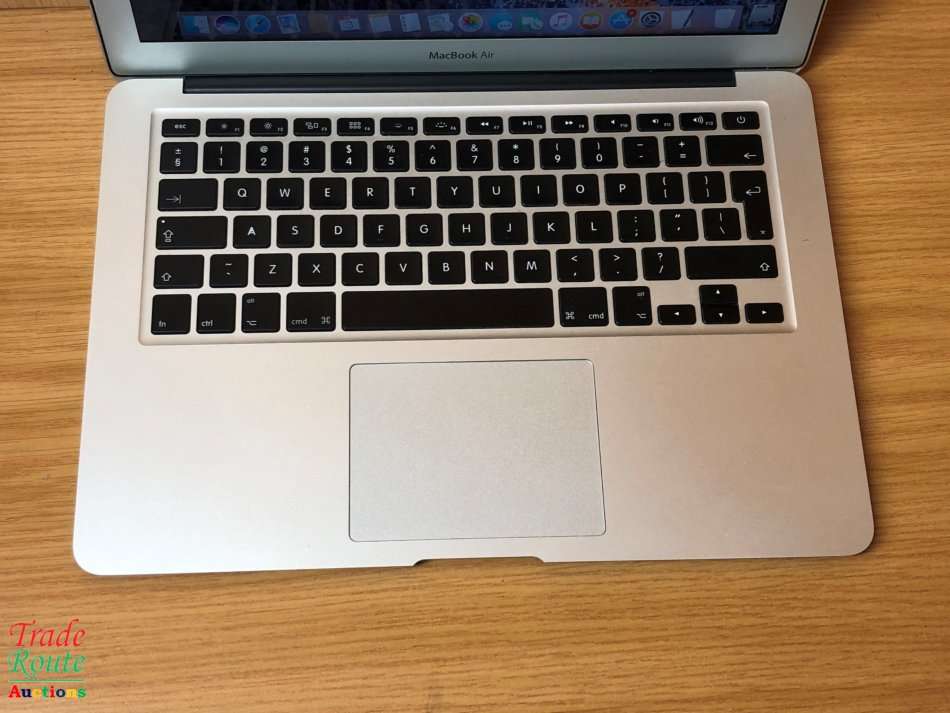 Apple MacBook Air 13.3-inch | Core i5 1.4GHz | 4GB RAM | 256GB SSD FLASH  **  EARLY 2014 ***