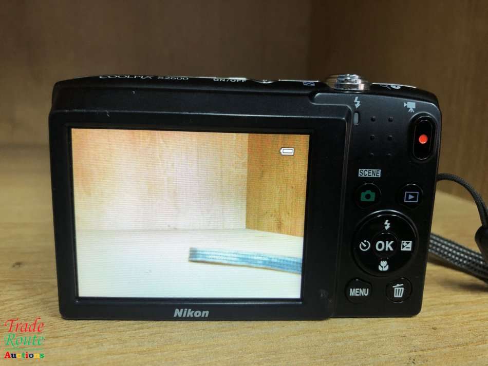 Nikon Coolpix S2600 ( 14MP, 5 x Optical Zoom, 2.7 -inch LCD ) - Digital Camera