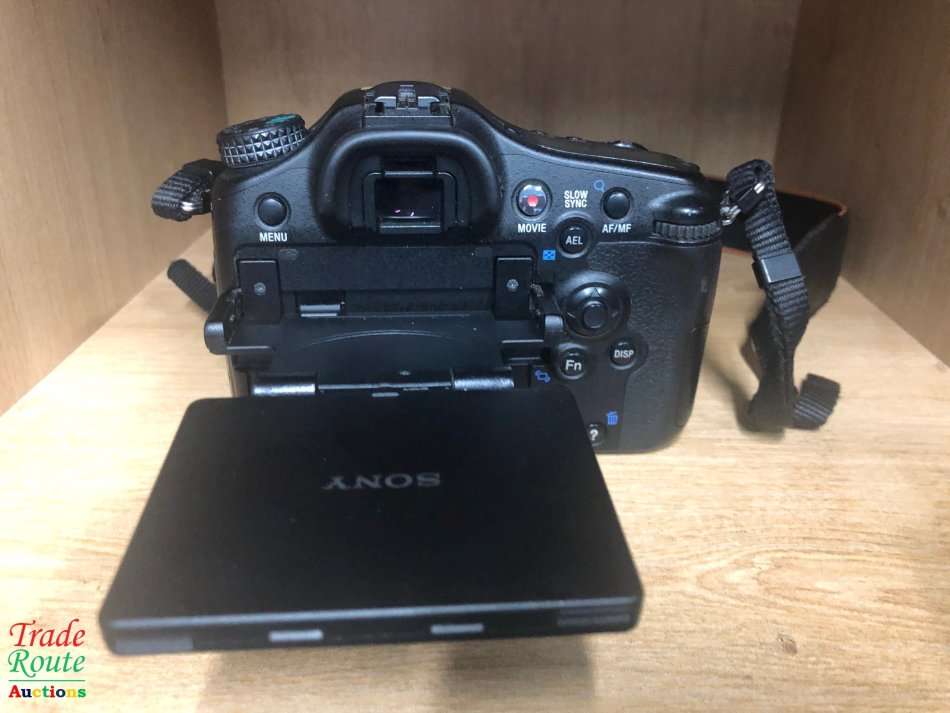 Sony Alpha SLT-A77 DSLR Digital Camera (Body Only) 24.3 MegaPixels Professional BODY