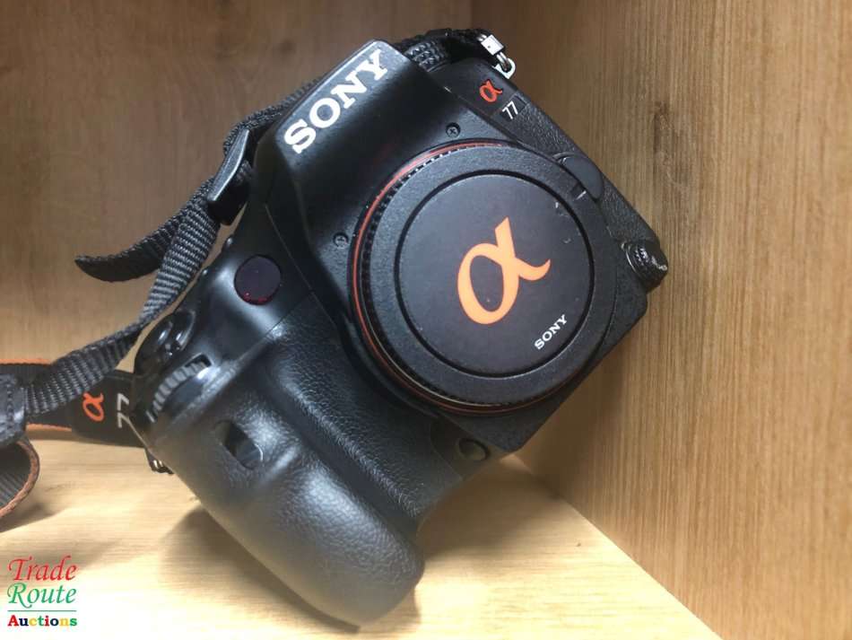 Sony Alpha SLT-A77 DSLR Digital Camera (Body Only) 24.3 MegaPixels Professional BODY