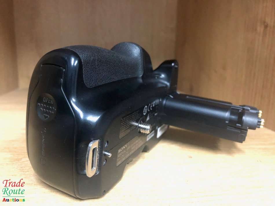 Sony VG-B50AM Vertical Grip for Sony Alpha A500, A550 & A580