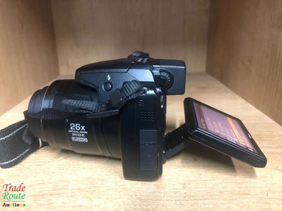 Nikon Coolpix P100  Digital Camera with 26x Optical Vibration Reduction (VR) Zoom and 3-Inch LCD