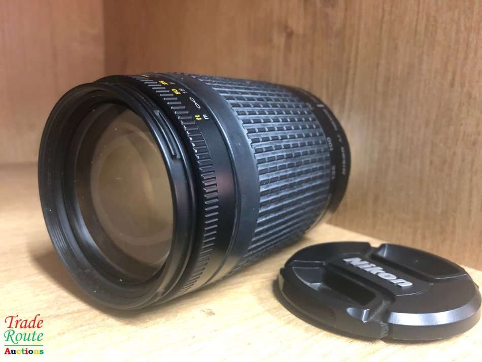 Nikon AF Nikkor 70-300mm f/4-5.6 G Telephoto Zoom lens for Nikon DSLR Cameras