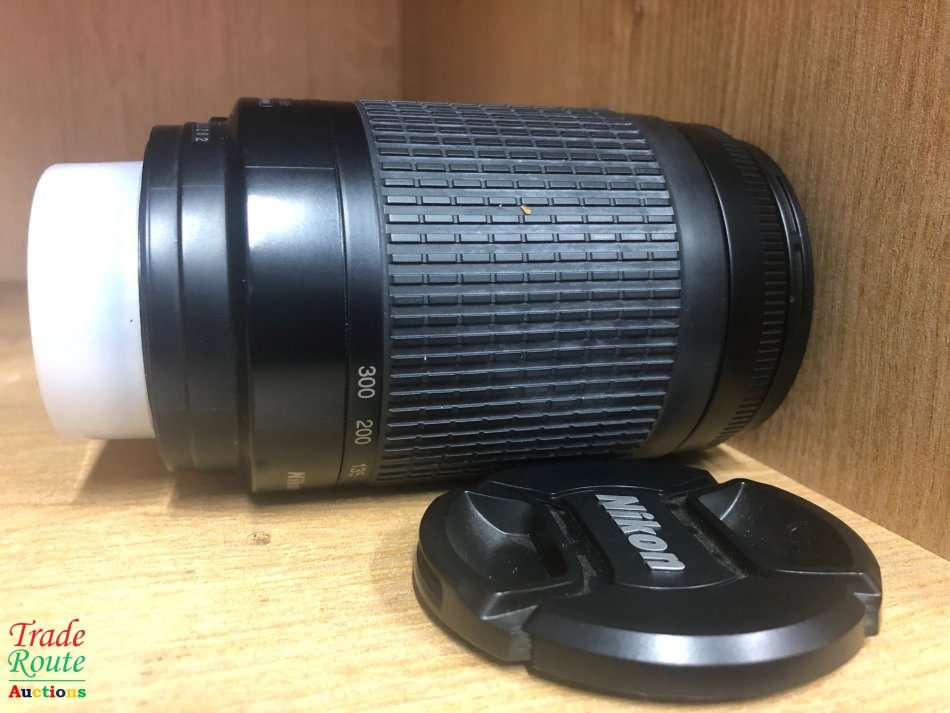 Nikon AF Nikkor 70-300mm f/4-5.6 G Telephoto Zoom lens for Nikon DSLR Cameras