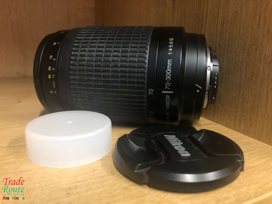 Nikon AF Nikkor 70-300mm f/4-5.6 G Telephoto Zoom lens for Nikon DSLR Cameras