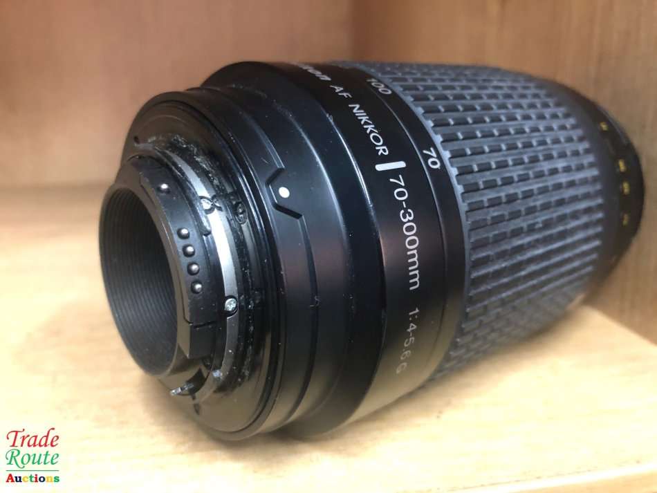 Nikon AF Nikkor 70-300mm f/4-5.6 G Telephoto Zoom lens for Nikon DSLR Cameras