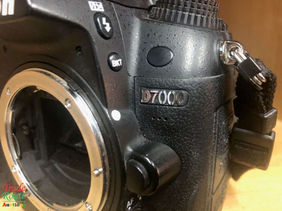 NIKON D7000 DSLR CAMERA Body (ONLY) 16.2 Megapixels