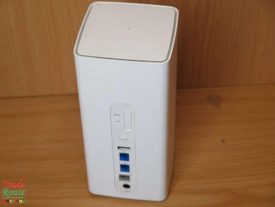 Huawei B618 4G LTE Wireless Modem Router - Takes SIM Card 64 Devices - 600Mbps Speeds