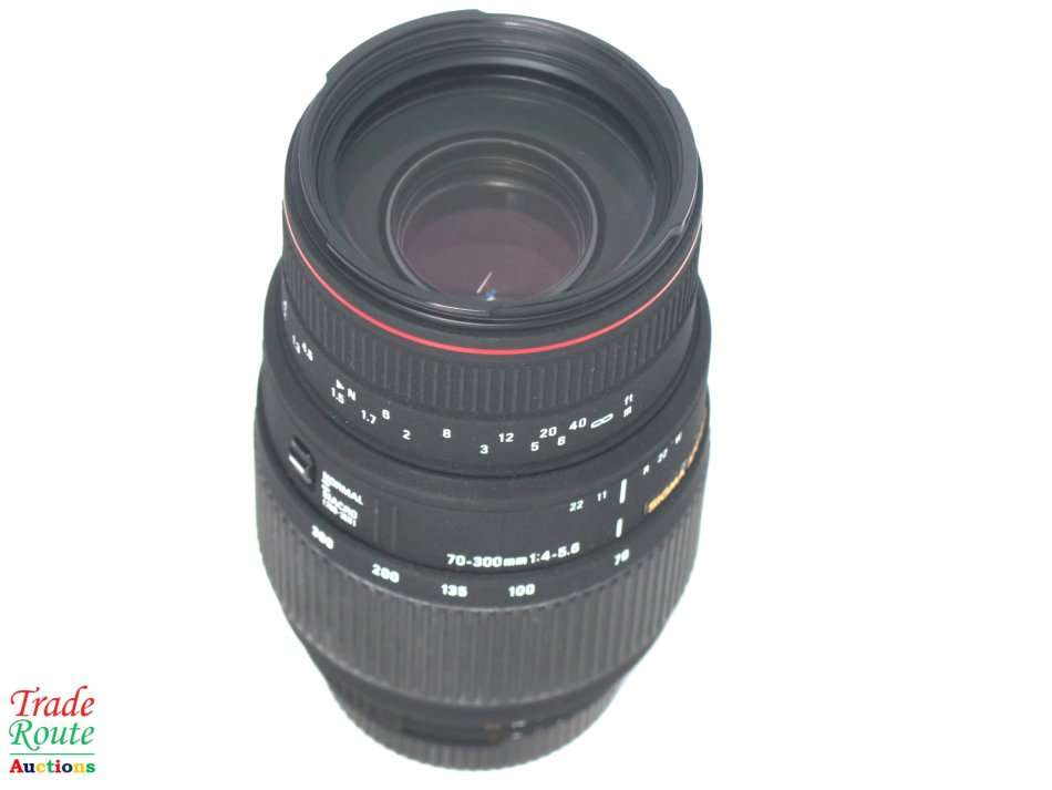SIGMA DG 70-300mm Telephoto Zoom Lens for Nikon DSLR Cameras