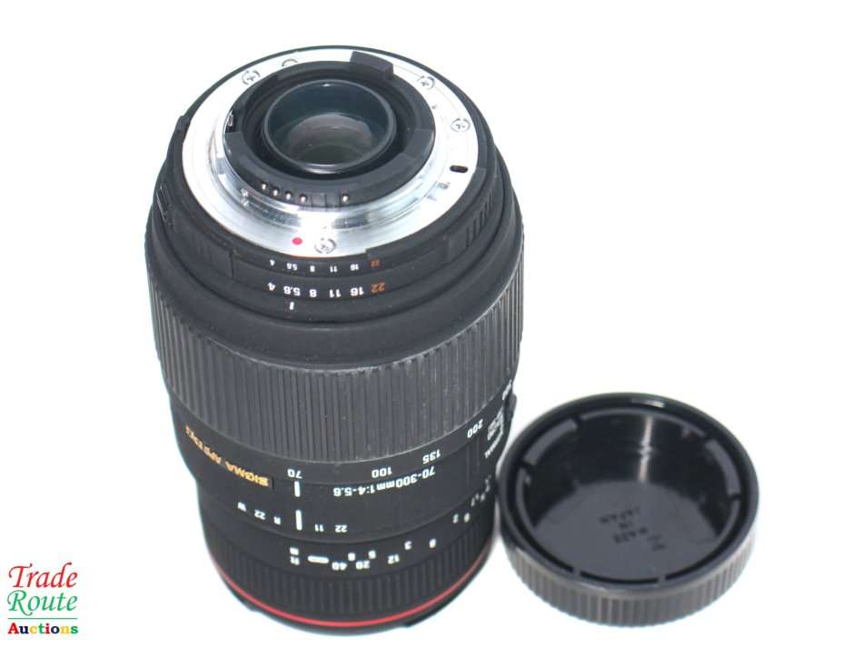 SIGMA DG 70-300mm Telephoto Zoom Lens for Nikon DSLR Cameras