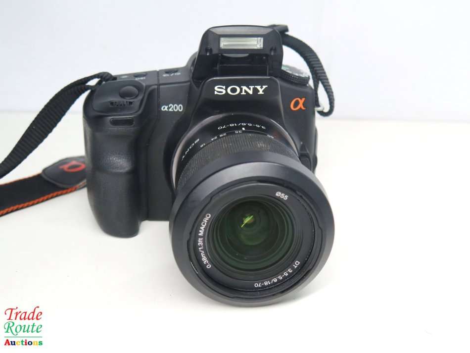 SONY ALPHA A200 DSLR PROFESSIONAL DIGITAL CAMERA + 18-70 SONY LENS KIT