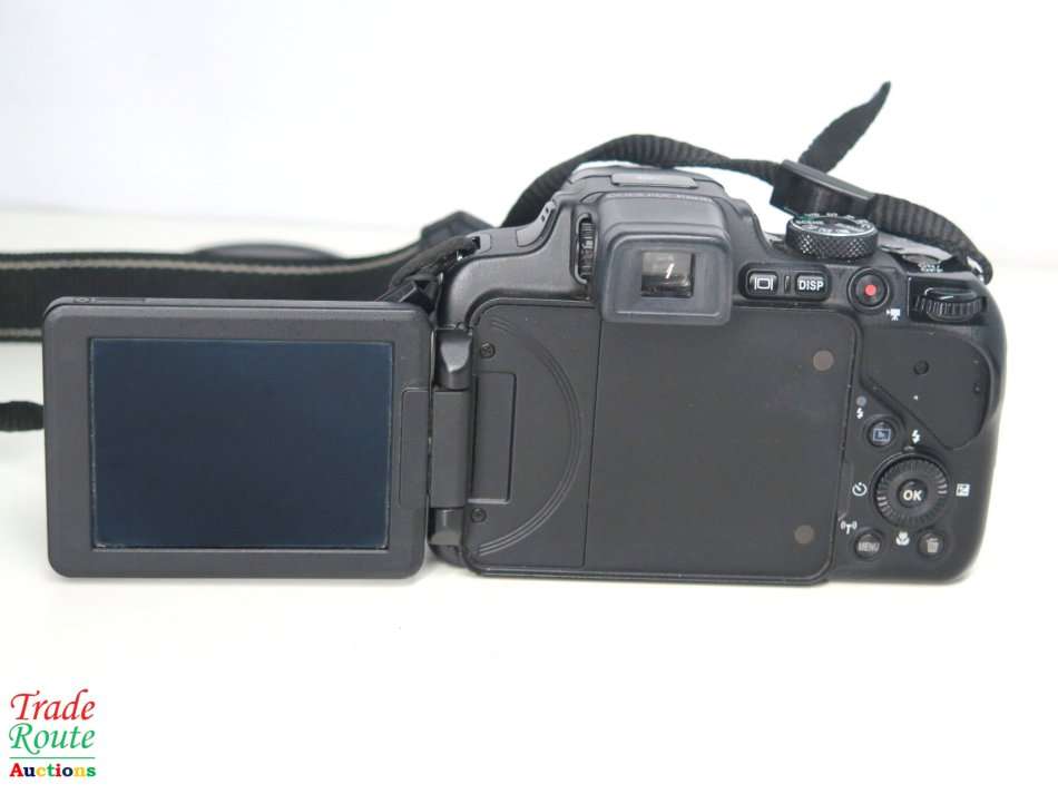 Nikon COOLPIX P600 16.1 MP Wi-Fi CMOS Digital Camera with 60x Zoom NIKKOR Lens